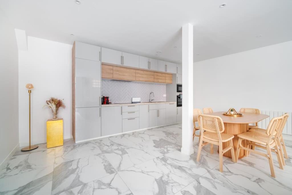 Beautiful Flat For 6 People #6 Apartman Asnières Kültér fotó