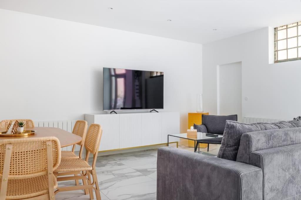 Beautiful Flat For 6 People #6 Apartman Asnières Kültér fotó
