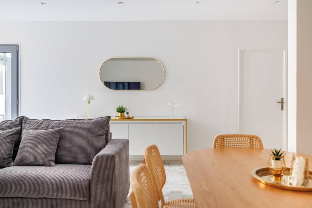 Beautiful Flat For 6 People #6 Apartman Asnières Kültér fotó