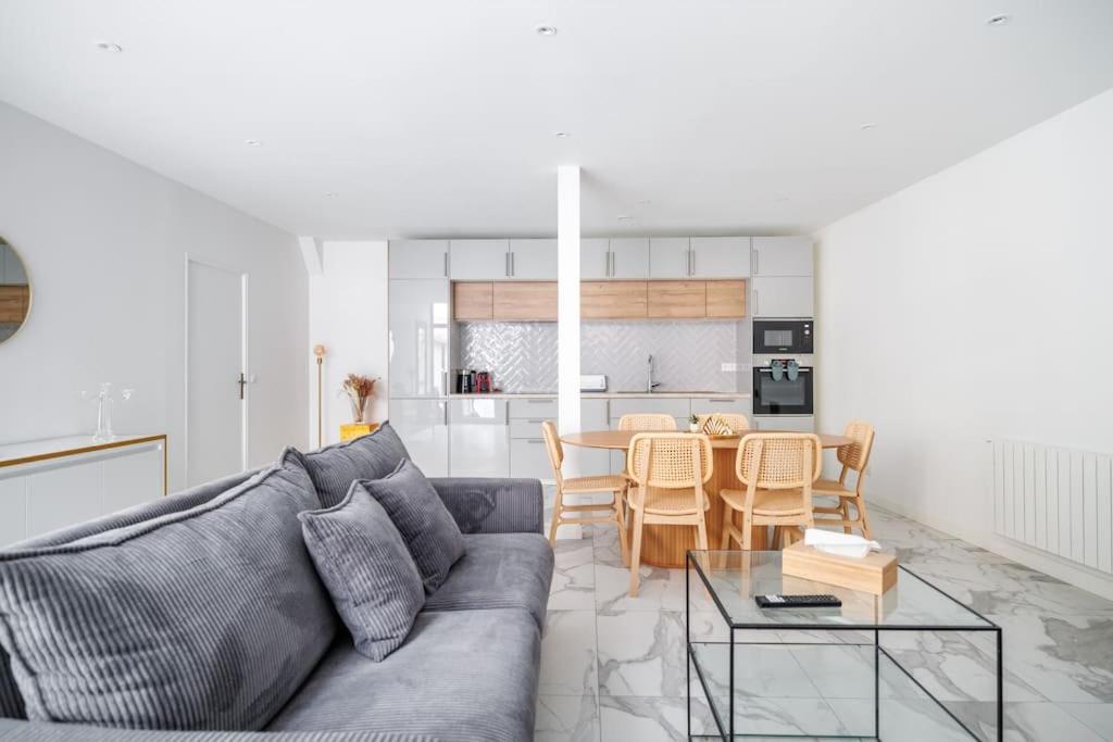 Beautiful Flat For 6 People #6 Apartman Asnières Kültér fotó